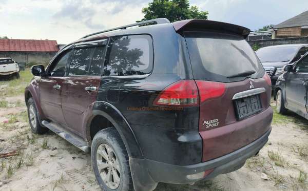 MITSUBISHI PAJERO SPORT DAKAR