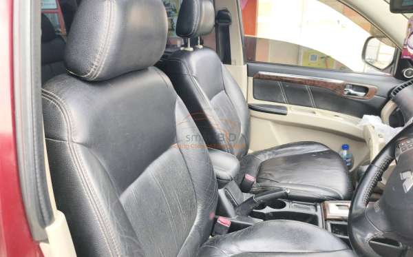 MITSUBISHI PAJERO SPORT DAKAR