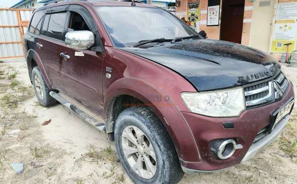 MITSUBISHI PAJERO SPORT DAKAR