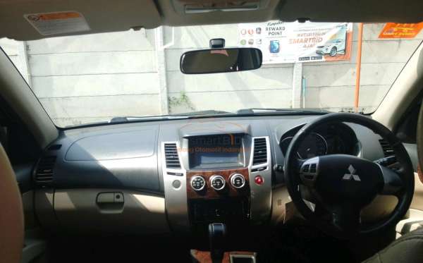 MITSUBISHI PAJERO SPORT 2.5 D EXCEED (4X2)