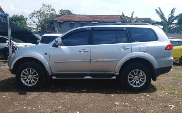 MITSUBISHI PAJERO SPORT 2.5 D EXCEED (4X2)