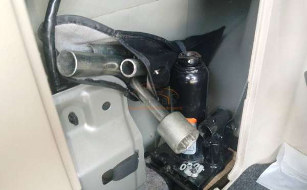 MITSUBISHI PAJERO SPORT 2.5 D EXCEED (4X2)