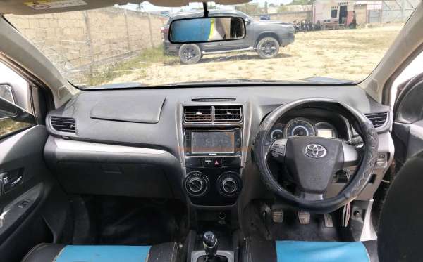 TOYOTA AVANZA