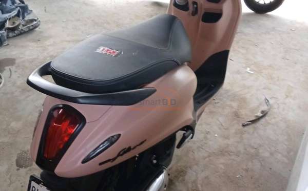 YAMAHA GRAND FILANO 125