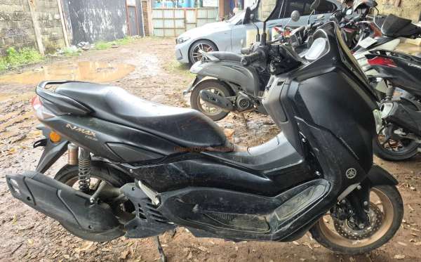 YAMAHA NMAX