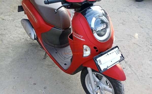 HONDA SCOOPY PRESTIGE