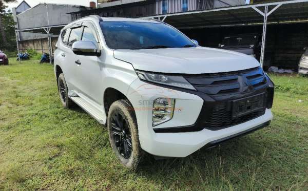MITSUBISHI PAJERO SPORT DAKAR