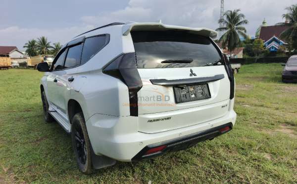 MITSUBISHI PAJERO SPORT DAKAR