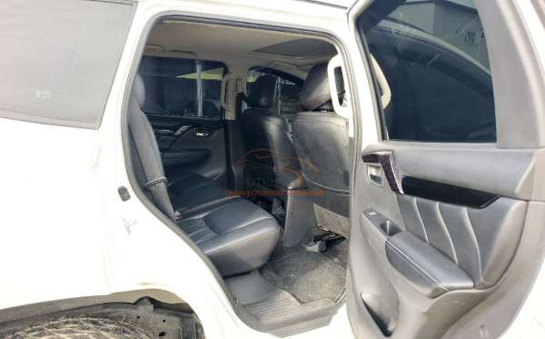 MITSUBISHI PAJERO SPORT DAKAR