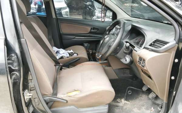 TOYOTA AVANZA