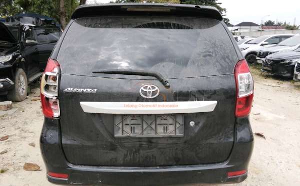 TOYOTA AVANZA