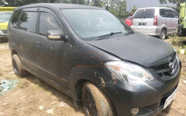 TOYOTA AVANZA
