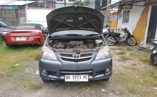 TOYOTA AVANZA