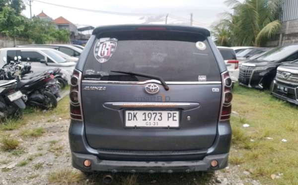 TOYOTA AVANZA