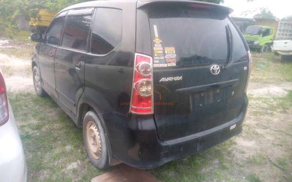 TOYOTA AVANZA