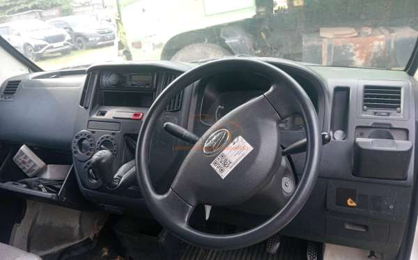 DAIHATSU GRAN MAX BLIND VAN