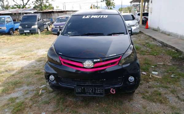 TOYOTA  AVANZA