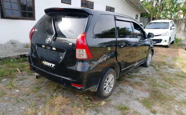 TOYOTA  AVANZA