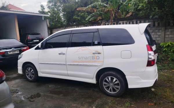 TOYOTA INNOVA 2.0 V