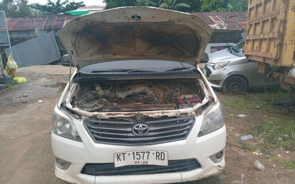 TOYOTA INNOVA