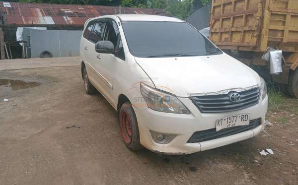 TOYOTA INNOVA