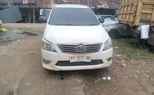 TOYOTA INNOVA