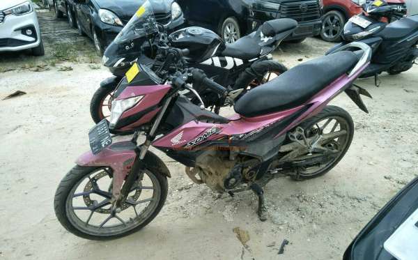 HONDA SONIC 150 R