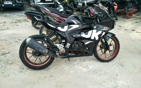 SUZUKI GSX R 150