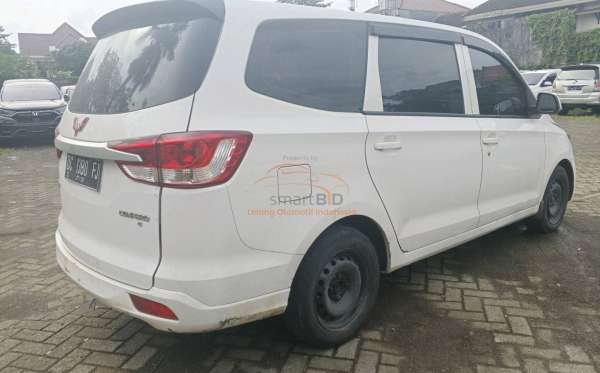 WULING CONFERO