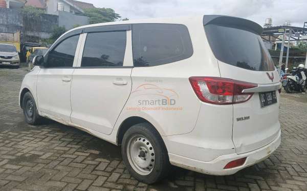 WULING CONFERO