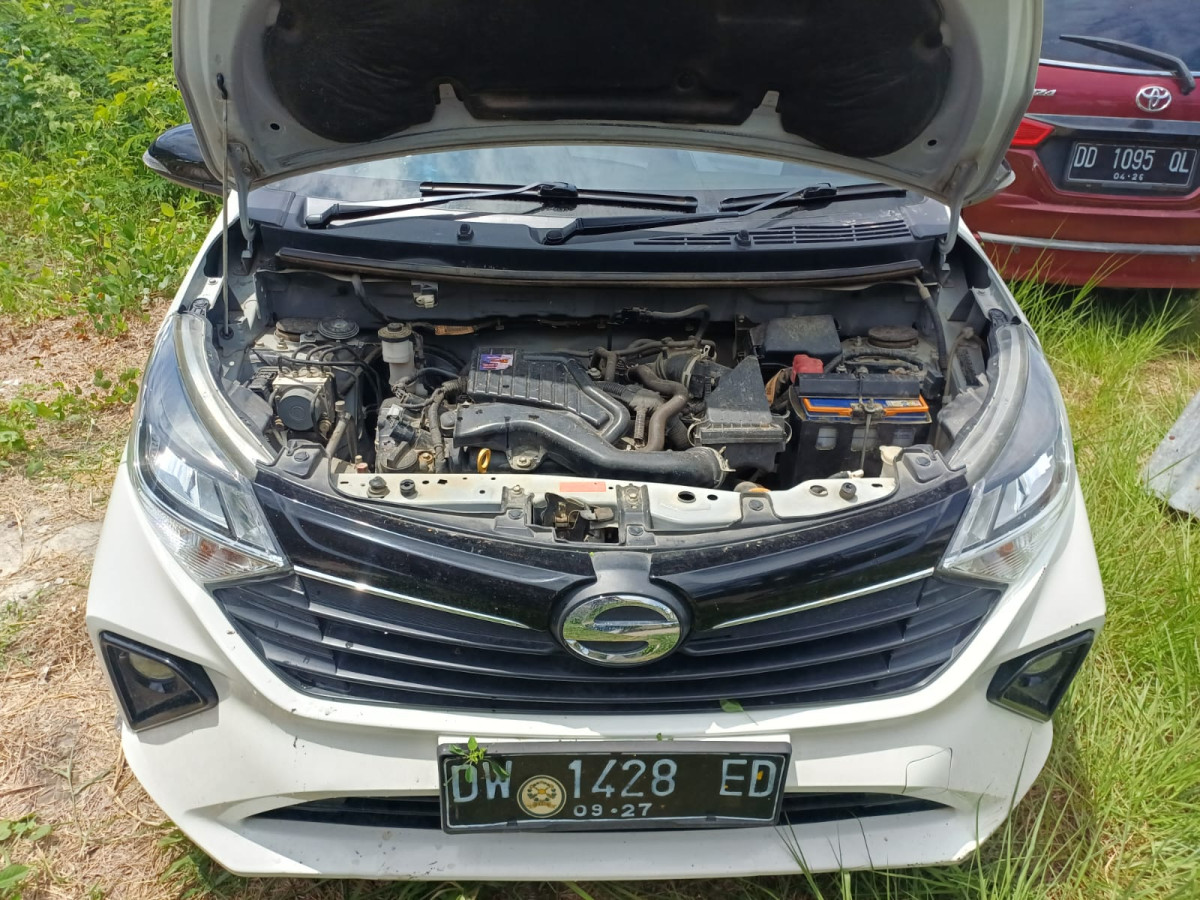 DAIHATSU SIGRA SIGRA R