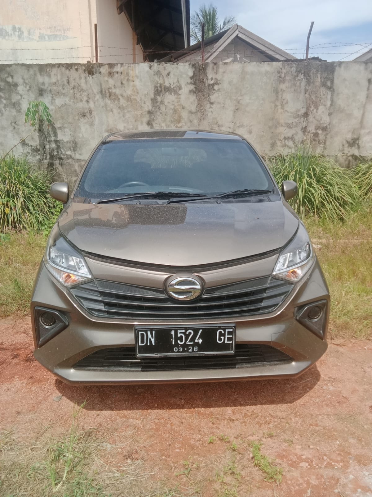 DAIHATSU SIGRA SIGRA X