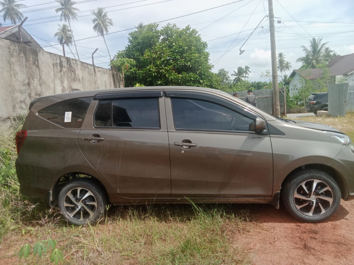 DAIHATSU SIGRA SIGRA X