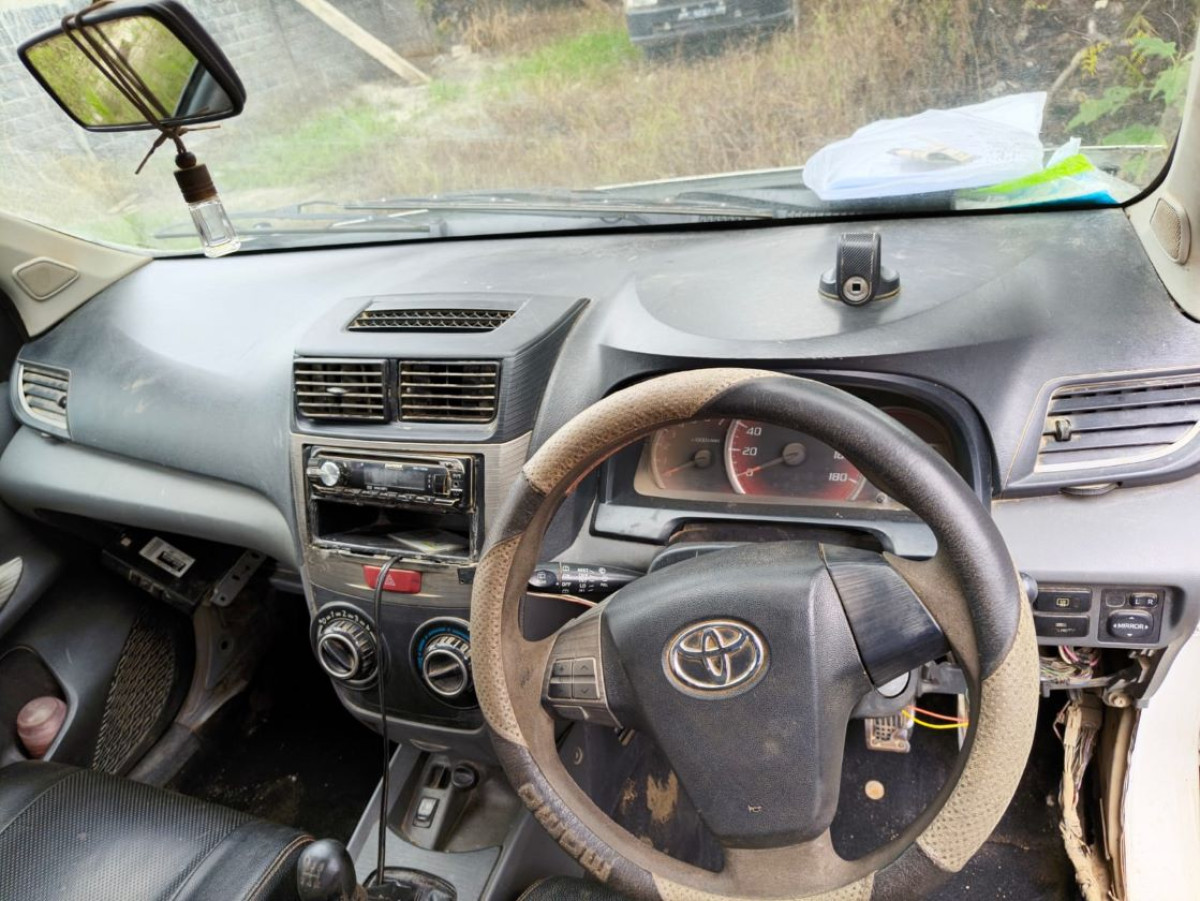 TOYOTA AVANZA AVANZA VELOZ