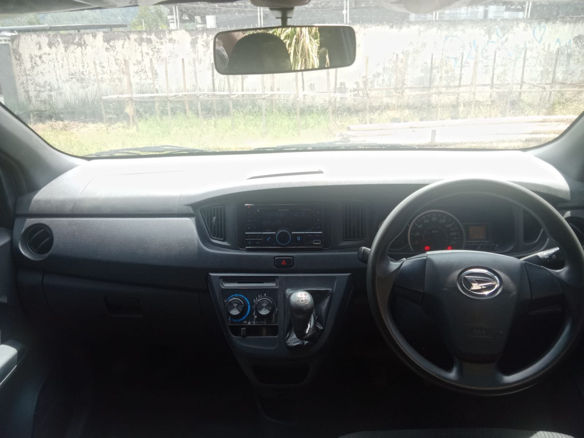 DAIHATSU SIGRA SIGRA X