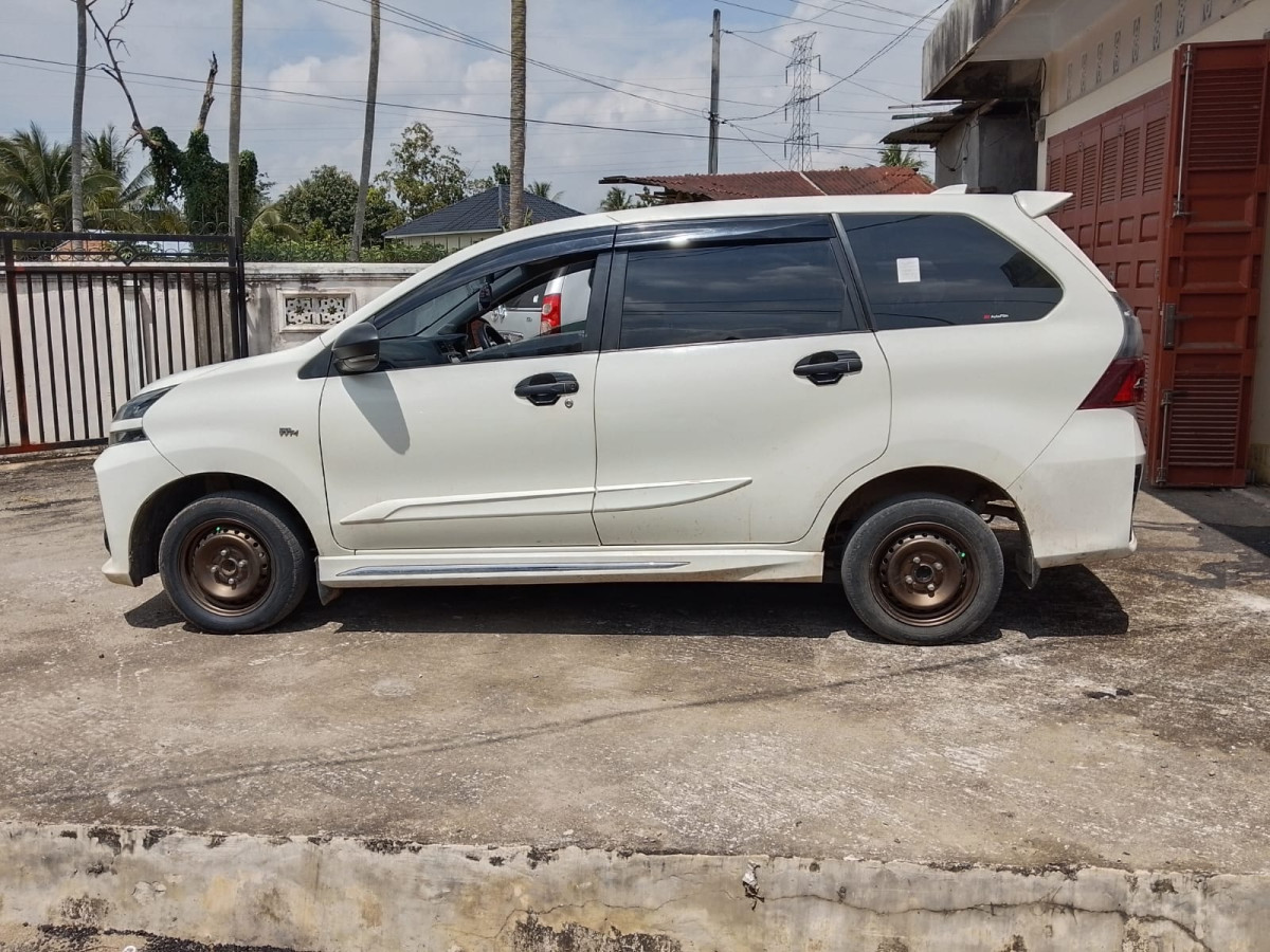 TOYOTA AVANZA AVANZA VELOZ