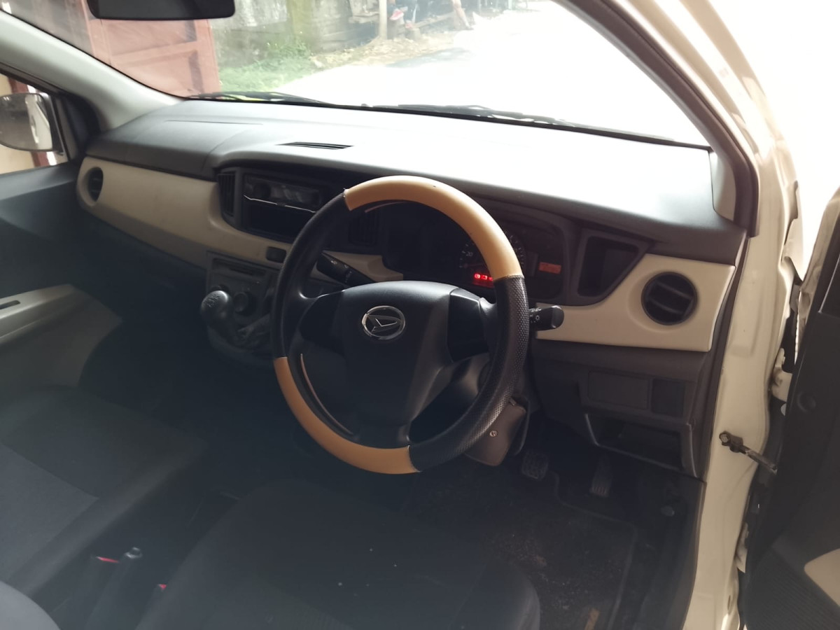 DAIHATSU SIGRA SIGRA D