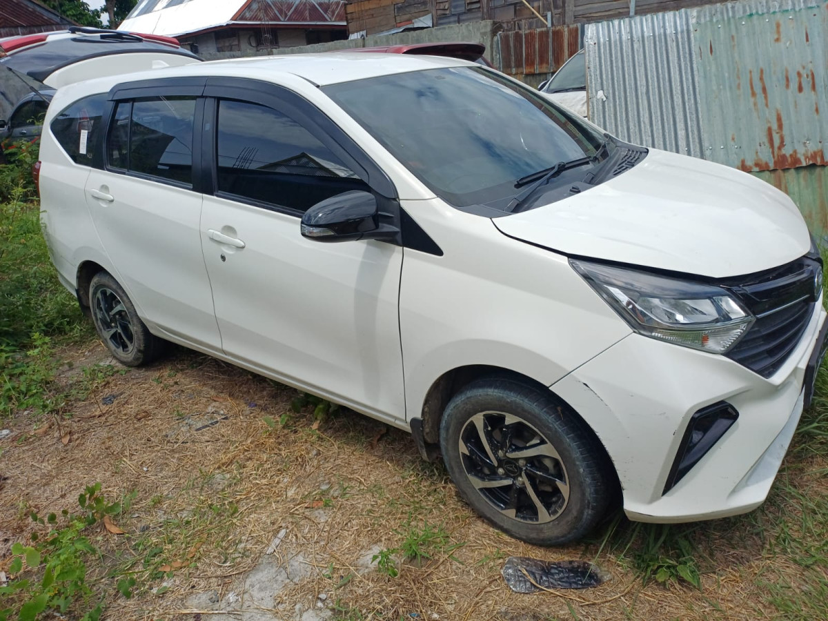 DAIHATSU SIGRA SIGRA R