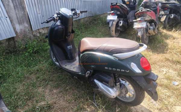 HONDA SCOOPY PRESTIGE