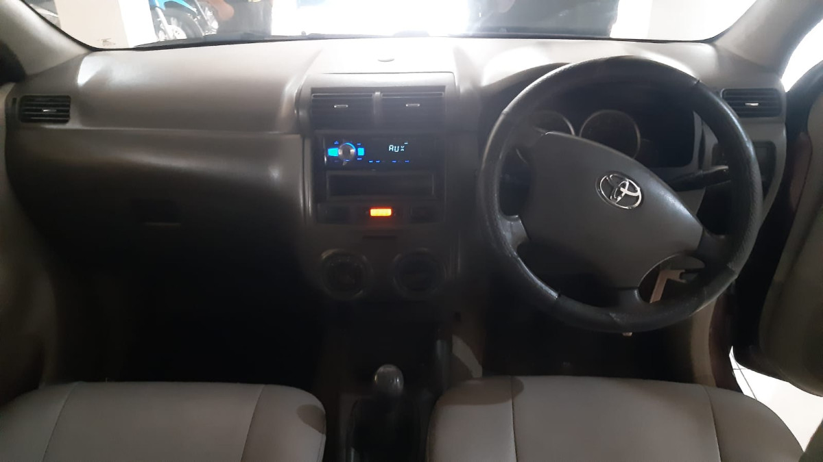 TOYOTA  AVANZA  1.3 G