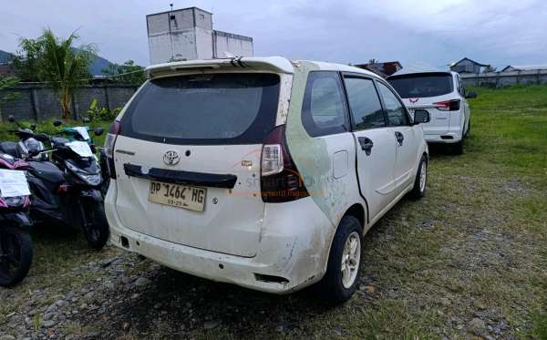 TOYOTA AVANZA