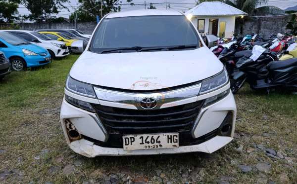 TOYOTA AVANZA