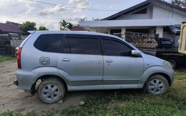 TOYOTA AVANZA