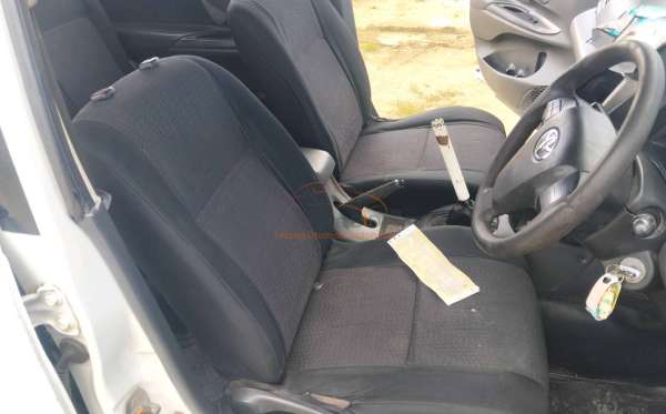 TOYOTA  AVANZA  VELOZ