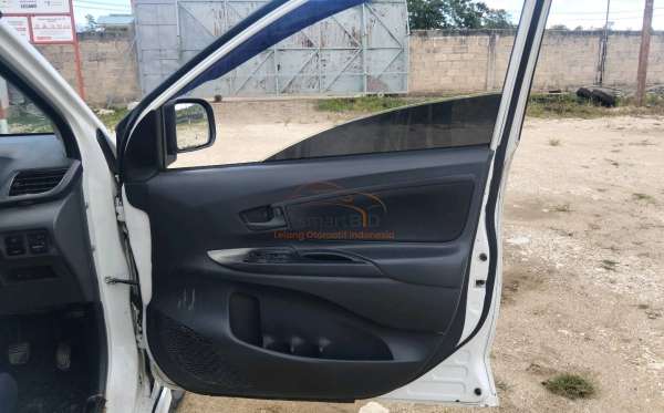 TOYOTA  AVANZA  VELOZ