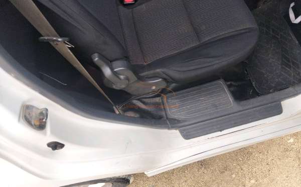 TOYOTA  AVANZA  VELOZ