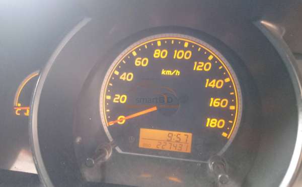 TOYOTA HI ACE COMMUTER