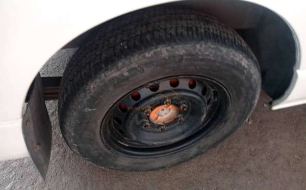 TOYOTA HI ACE COMMUTER