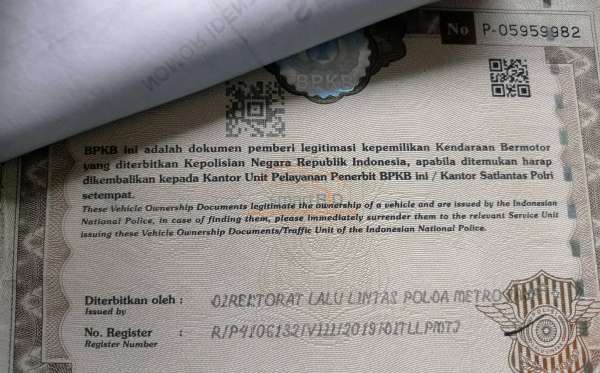 TOYOTA HI ACE COMMUTER