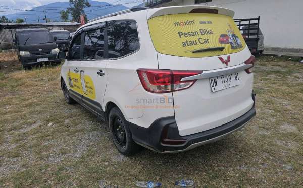 WULING CONFERO S